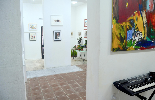Es un espacio dedicado a la creación, al diseño, al arte, a la cultura en el que se organizarán enventos, talleres, expos, proyecciones, cociertos, presentaciones... etc y también utilizado como taller de trabajo. Se realizarán eventos de forma periódica y regular... además de ser un espacio en el que poder ir a ver lo que hacemos durante el día o tomar un té en nuestra compañía.