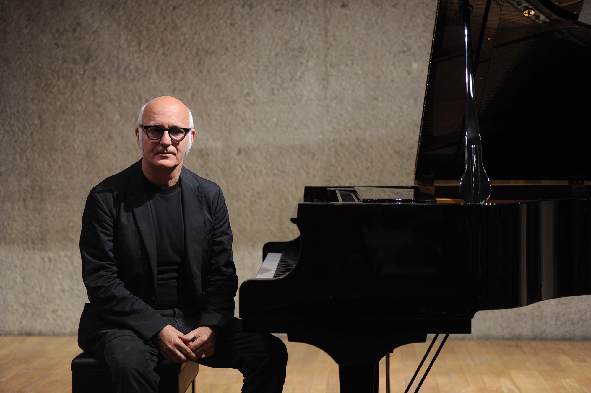 Promotional photograph of Concierto de Ludovico Einaudi en Hamburgo.