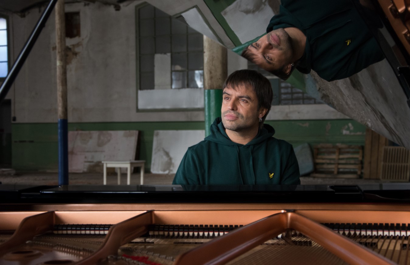 Fotografía promocional de Manu Guix en Llançà | Nits de Tramuntana