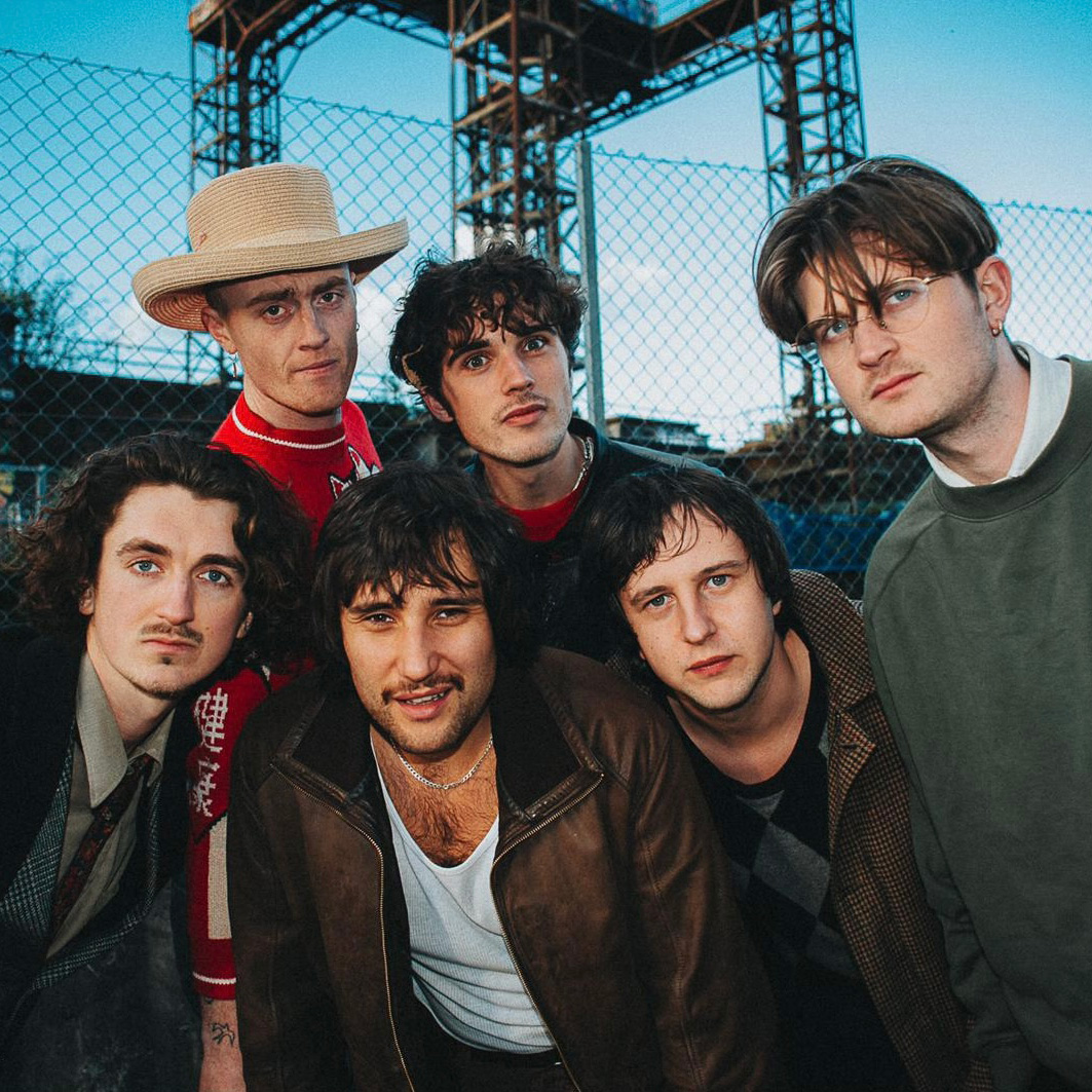 Promotional photograph of Concierto de Opus Kink en Leeds.