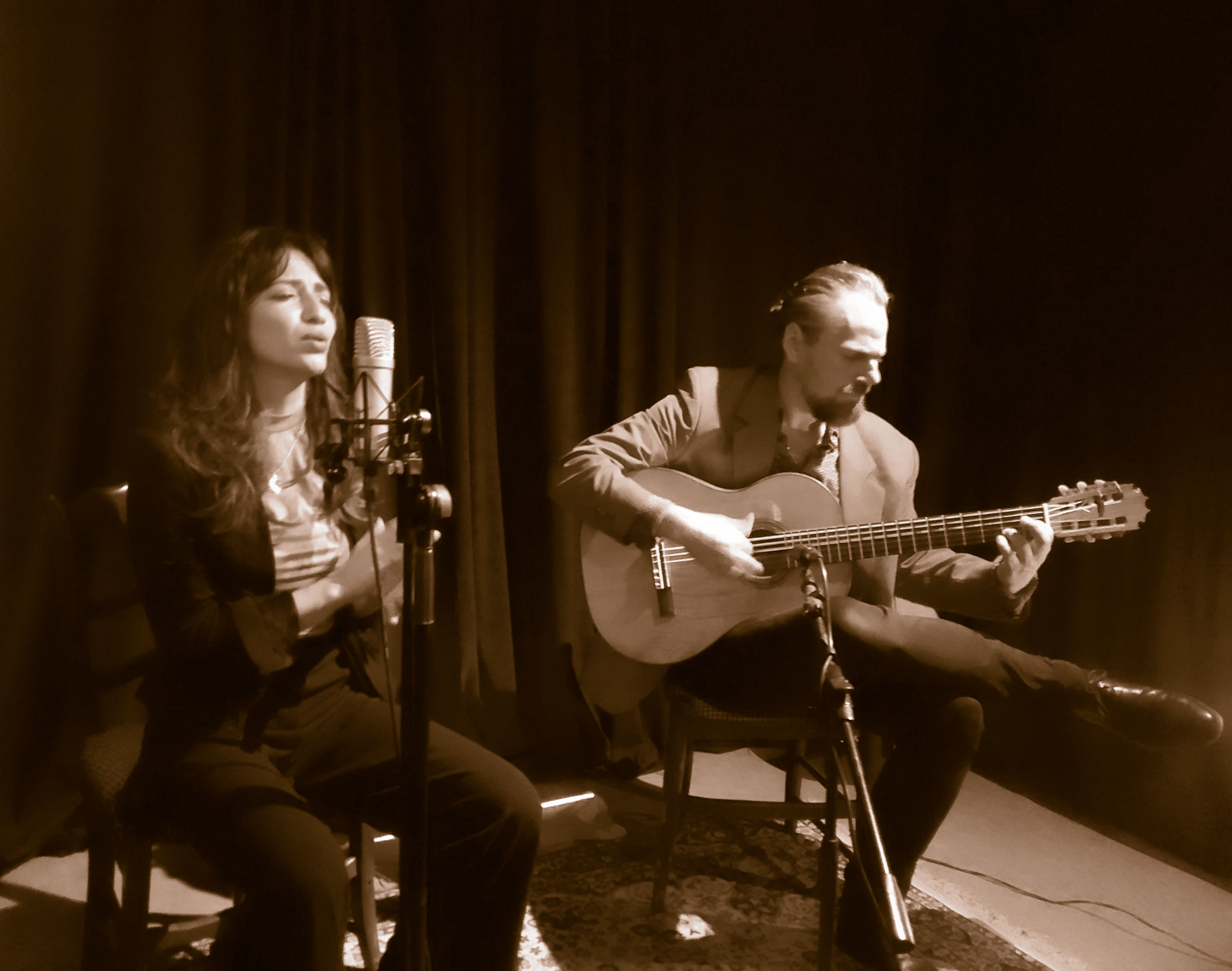 Fotografía promocional de CONCIERTO de YALEILI en el Contenedor Cultural