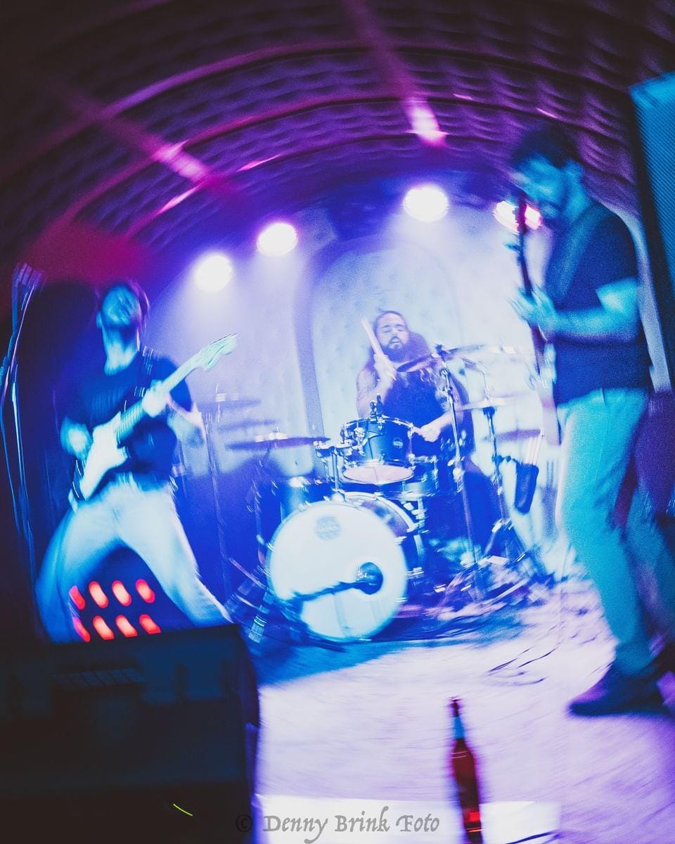 Fotografía promocional de Delta Tango Romeo + The Same Way