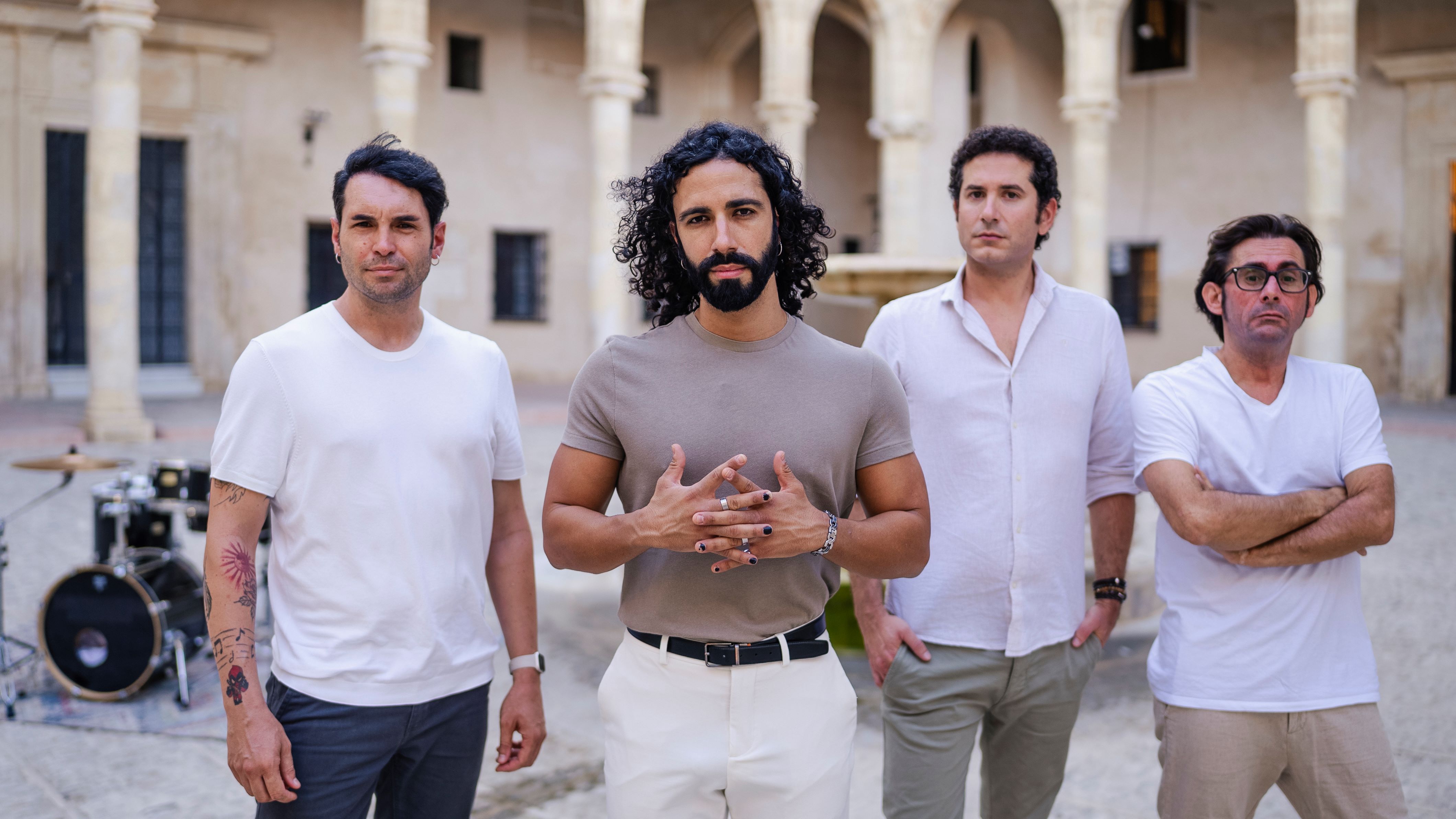 Fotografía promocional de DENISDENIS + SOLO CARMEN + COLETE en SEVILLA