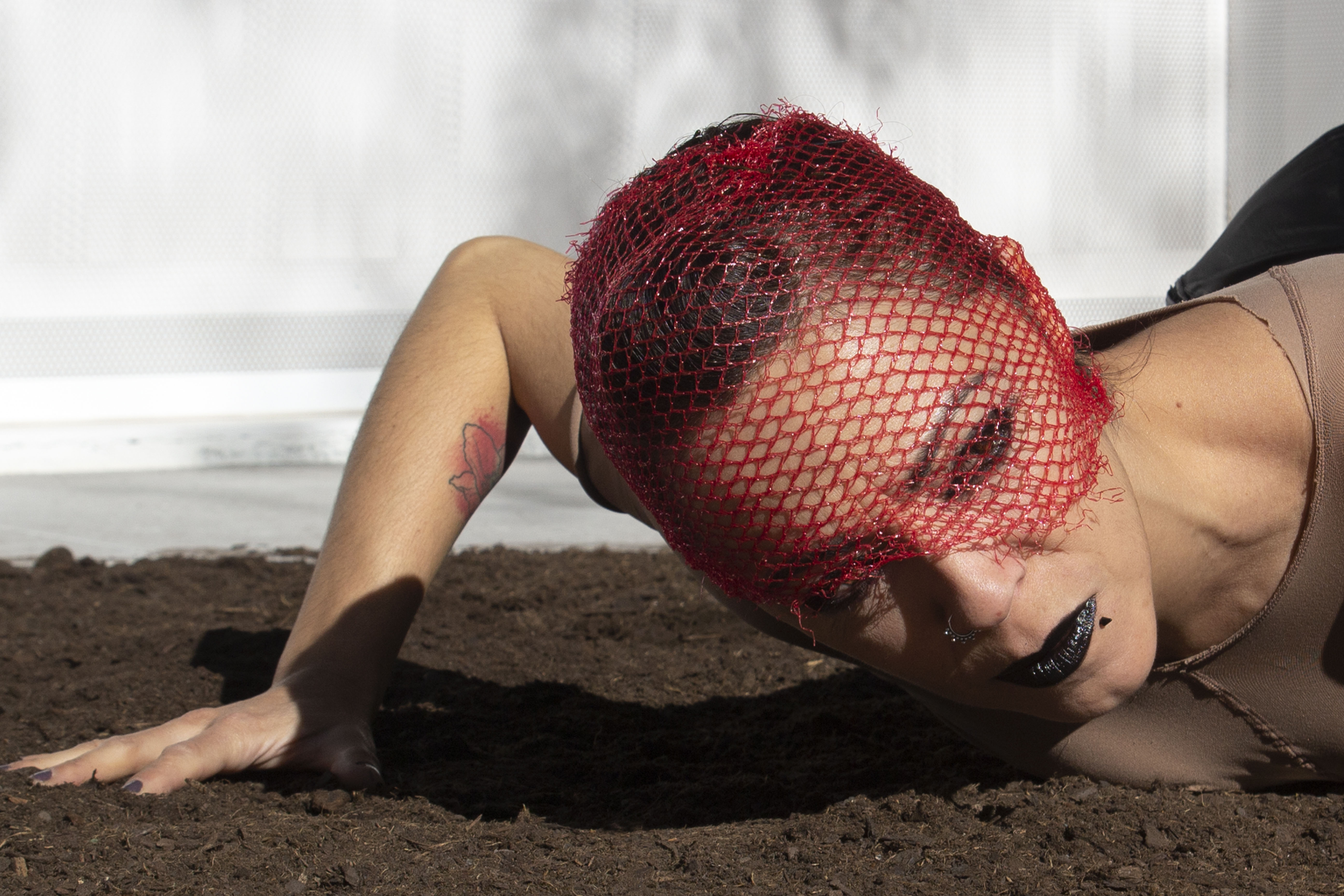 Fotografía promocional de ESCENICA "CORTO Y CAMBIO" en el Contenedor Cultural