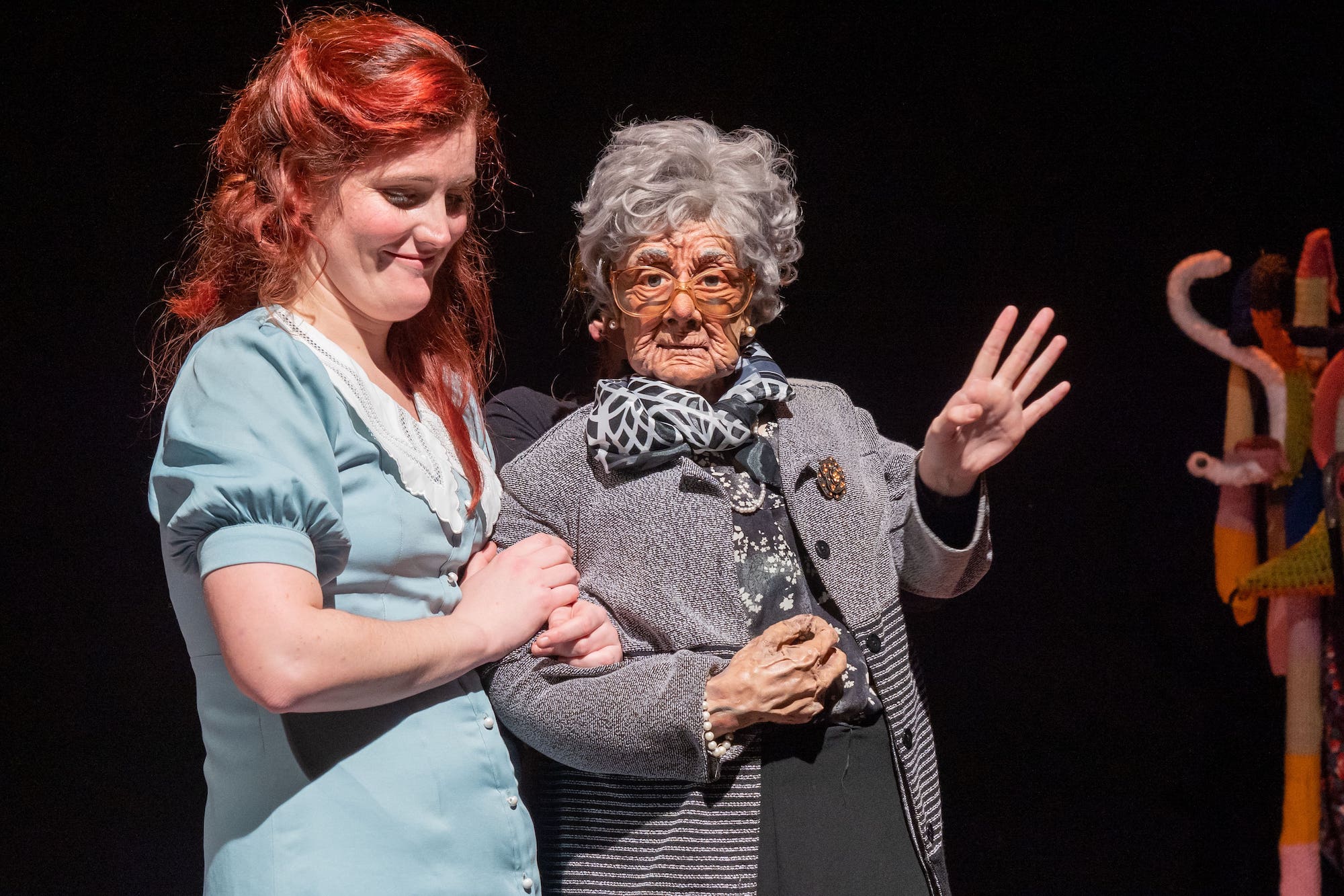 Fotografía promocional de ESCENICA "WENDY TAMBIÉN VUELA" en el Contenedor Cultural