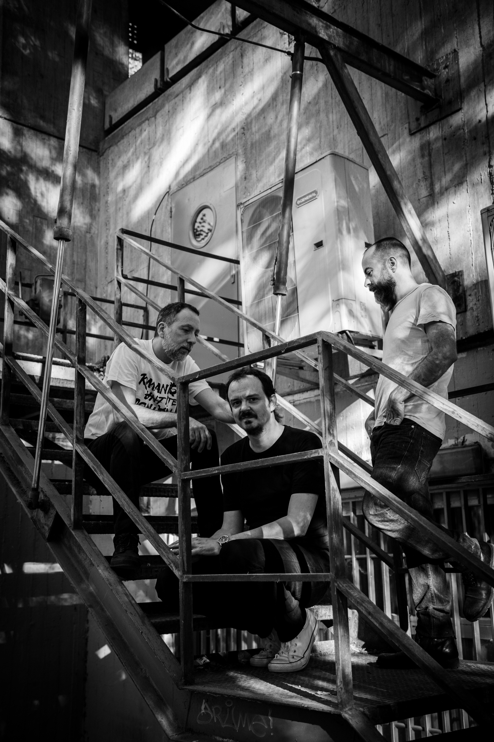 Promofoto von HAVALINA presentando MAQUINARIA en Valencia.