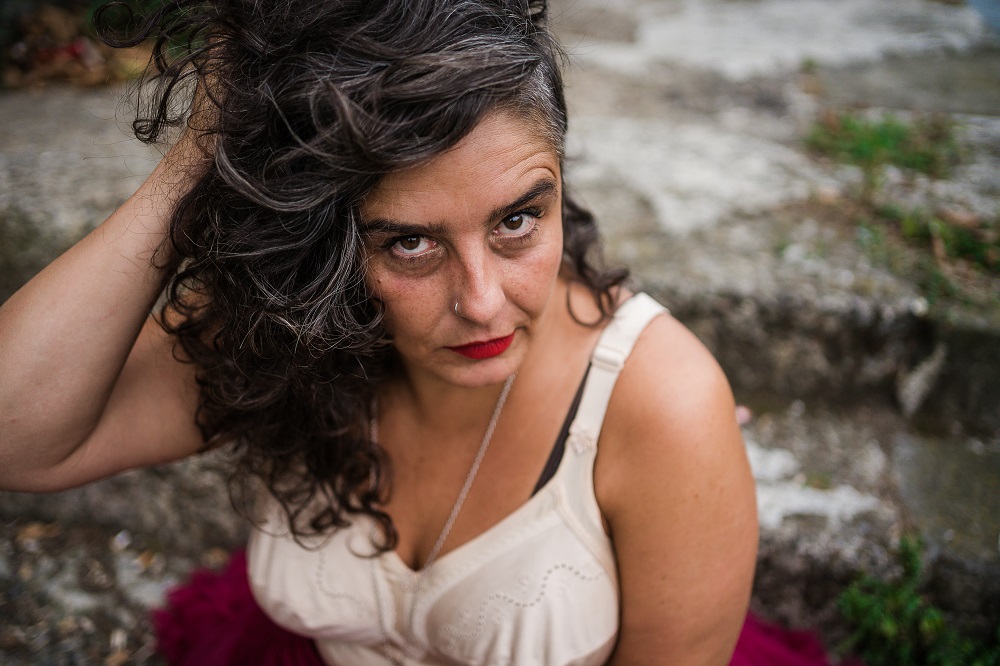 Fotografía promocional de IRANTZU VARELA. SEÑORICIDIO