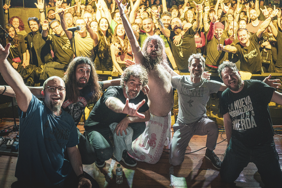 Fotografía promocional de Iros todos a tomar por culo - Tributo a Extremoduro en Sabiñánigo