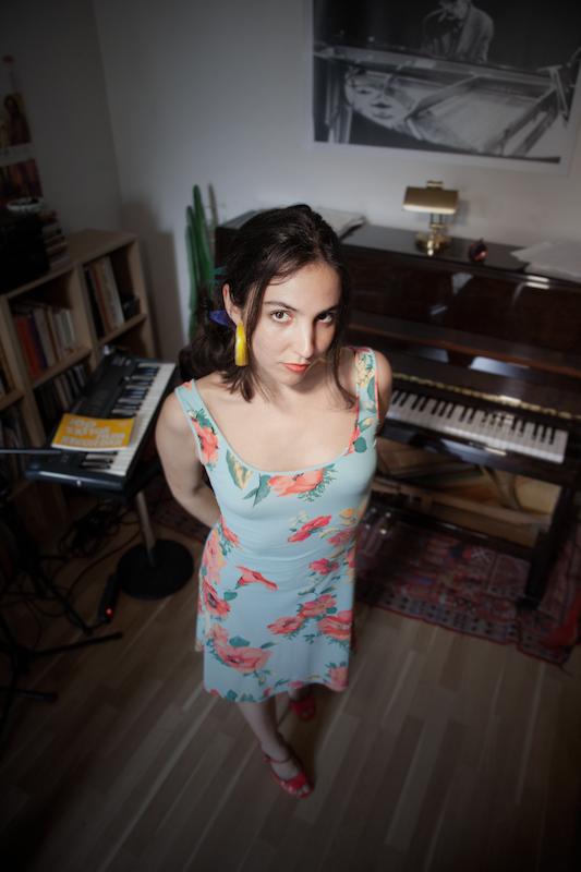 Fotografía promocional de Las Noches del Inglés. Especial feria. Claudia Urbano