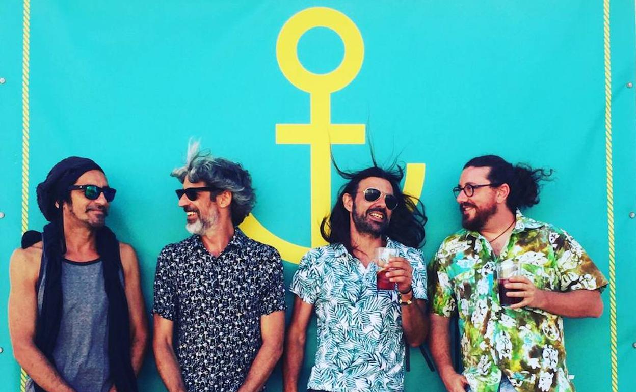 Fotografía promocional de Las Noches del Inglés. Especial feria. Los perrillos