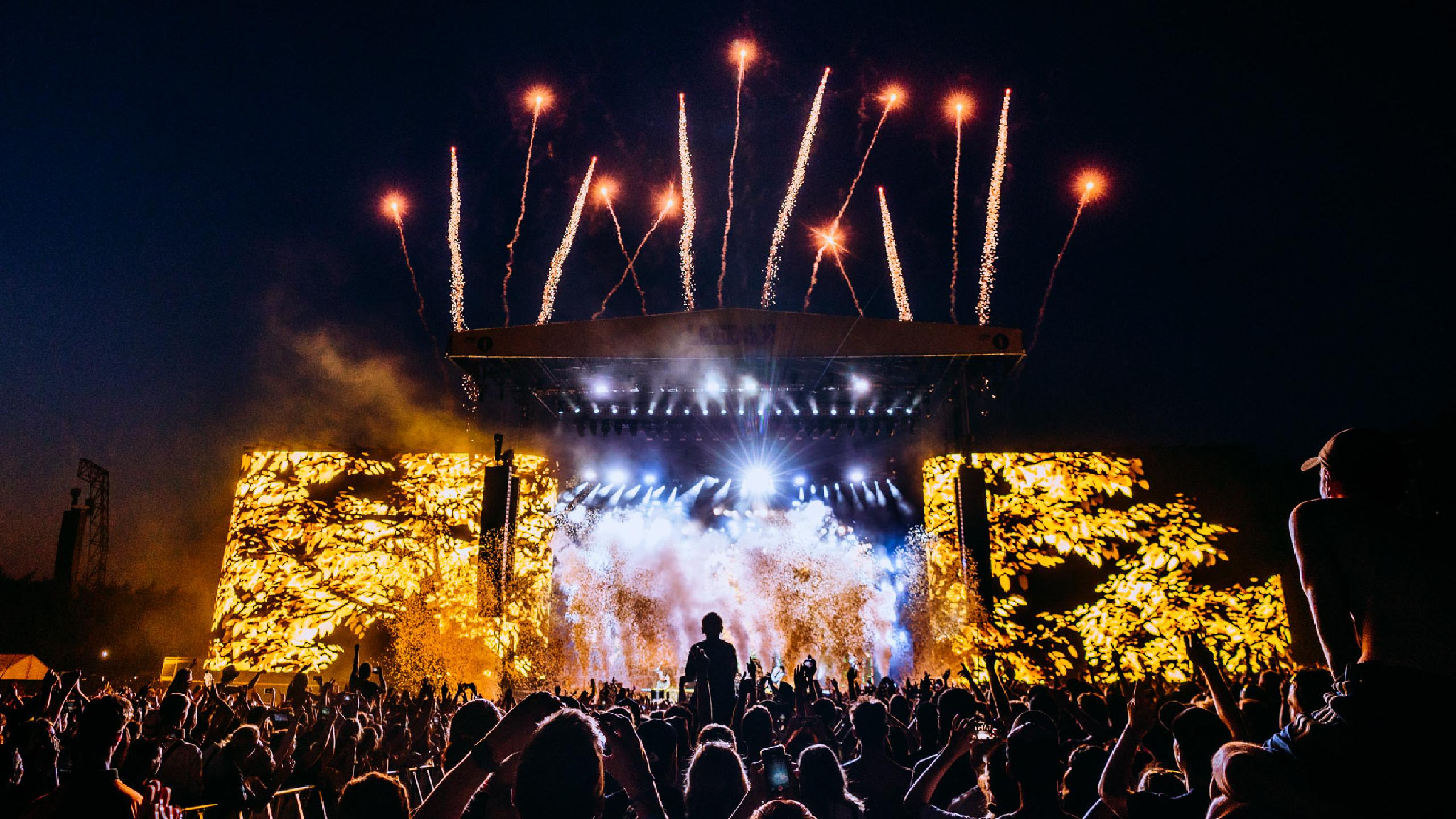 Reading festival. Leeds Festival 2019. Reading музыкальный фестиваль. Рединг фестиваль музыки. Фестиваль музыкальный Голландия.