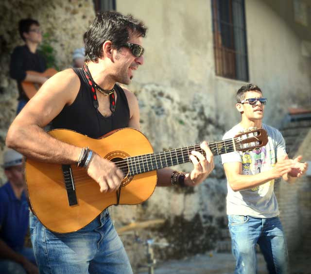 Fotografía promocional de Los Maleantes, el homenaje a los Delinqüentes en Sevilla