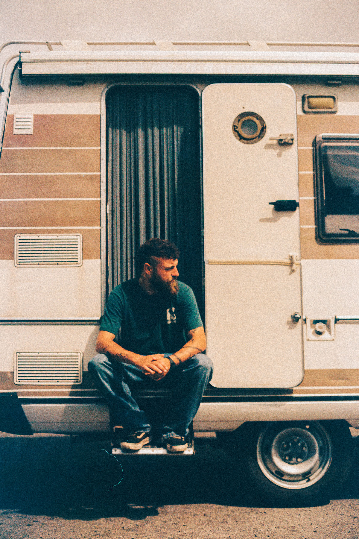 Fotografía promocional de Luis Fercán en Babel. Nueva fecha!