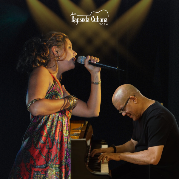 Fotografía promocional de Lynn Milanés recordando a Pablo Milanés en Madrid