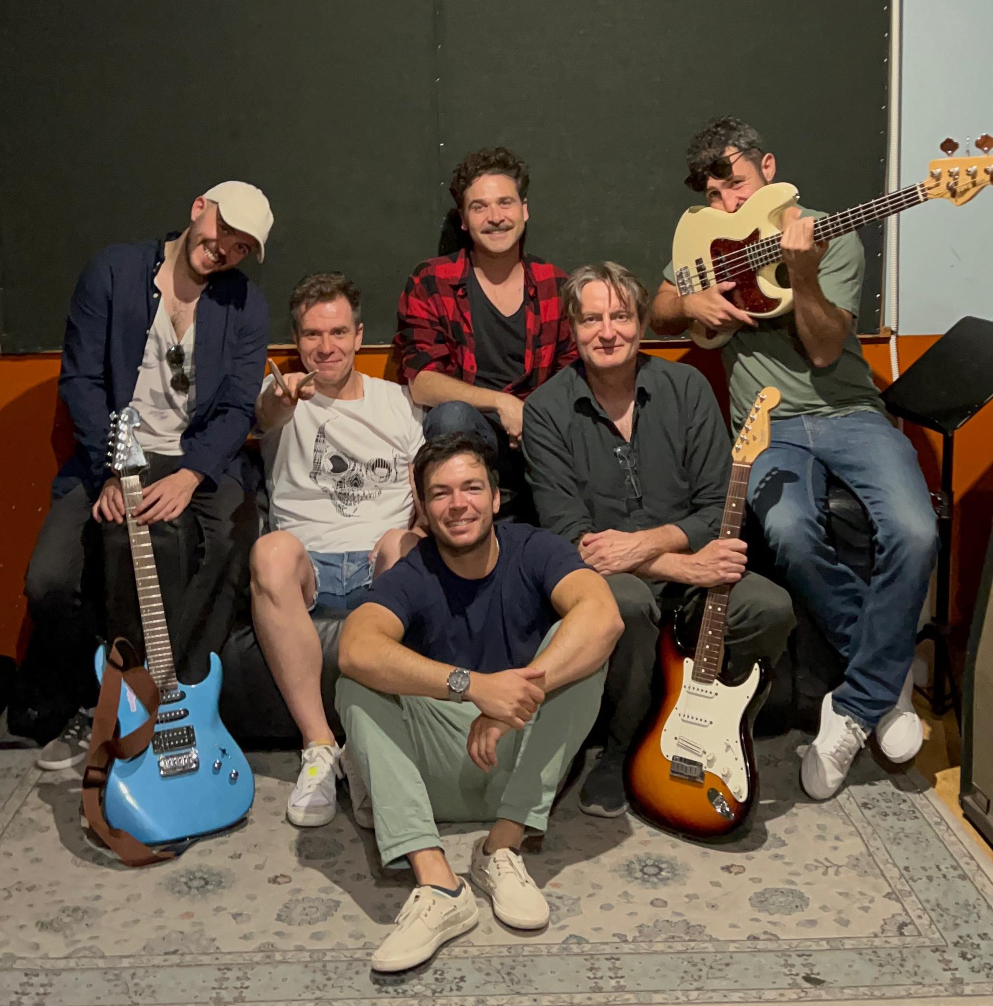 Fotografía promocional de Malas decisiones en Maravillas Club