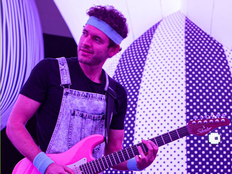 Fotografía promocional de Milo Mateu en Maravillas Club