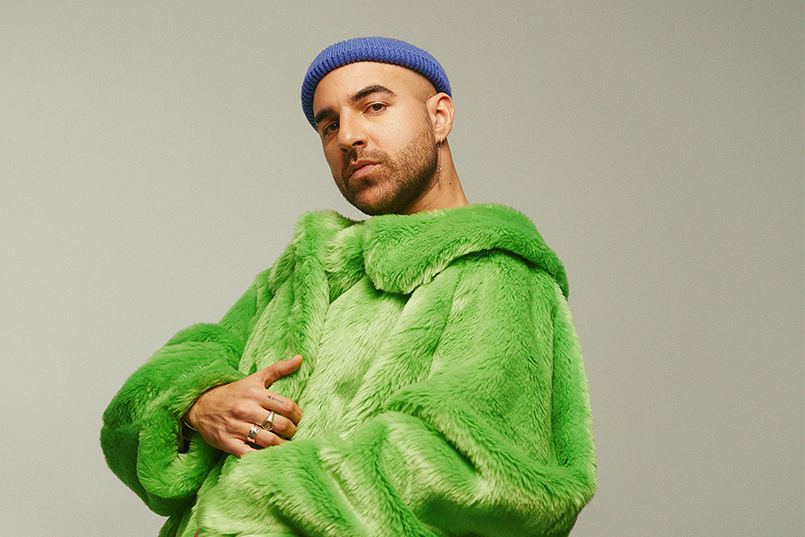 Fotografía promocional de NIL MOLINER en Burgos