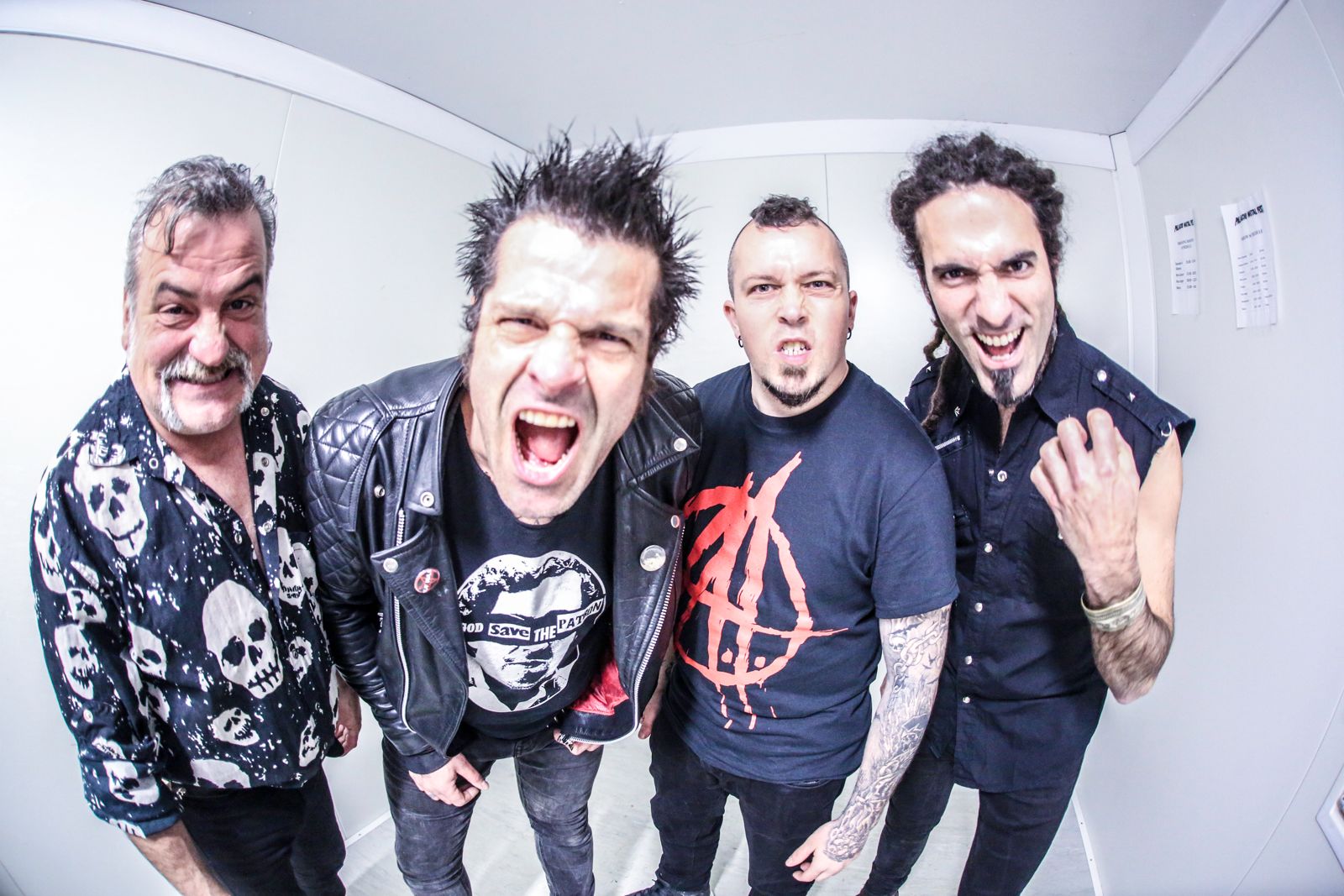 Fotografía promocional de RAT-ZINGER + DISTORSIÓN EN MADRID