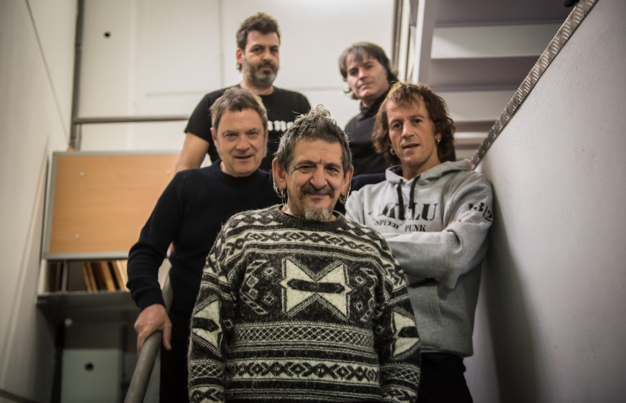 Fotografía promocional de Tropa de Carallo a la RedStar (Valls)