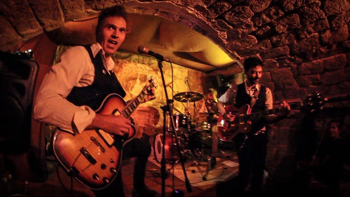 Fotografía promocional de VALMARA + SANTO CUSTODIO en concierto