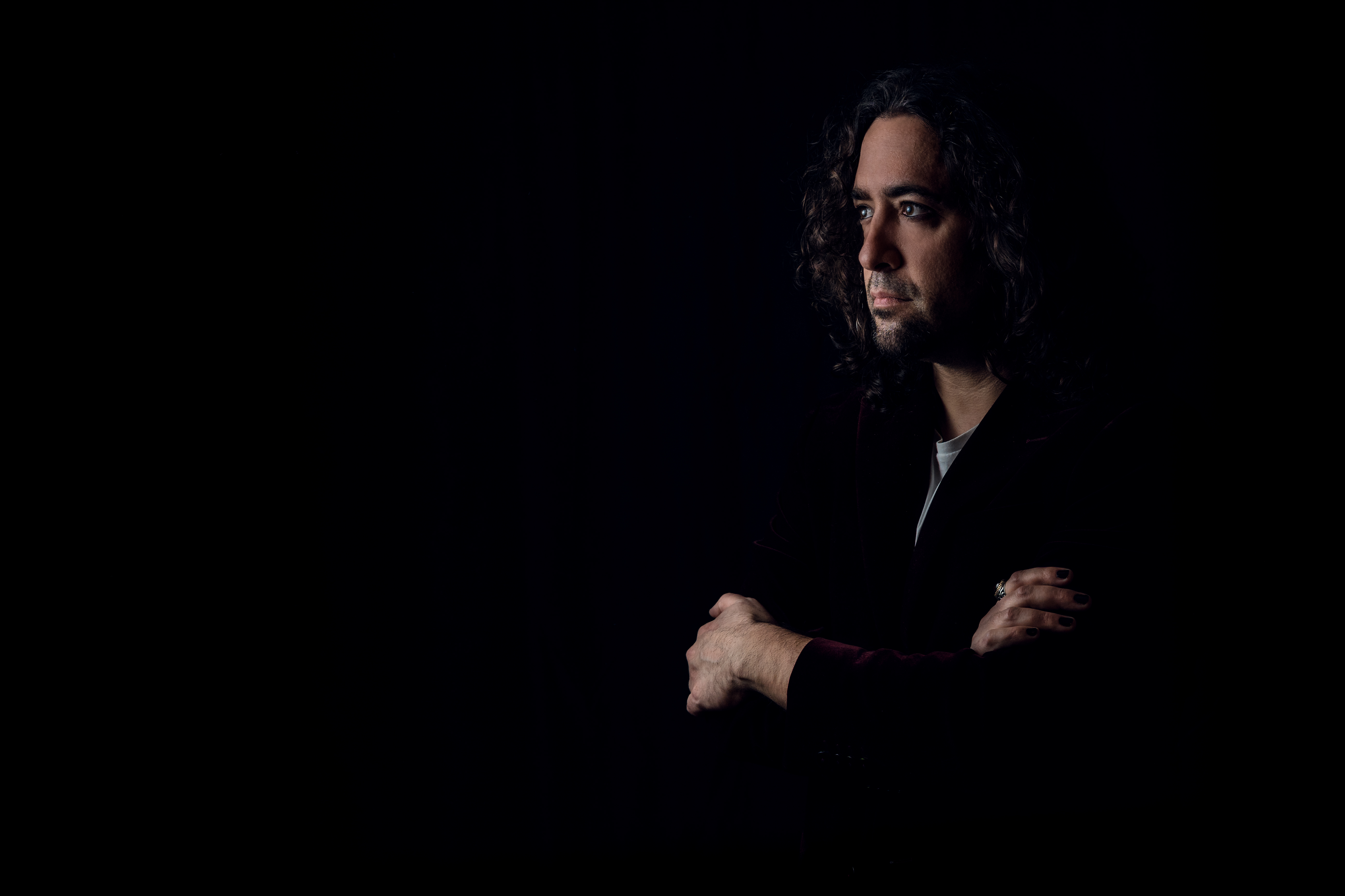 Fotografía promocional de Víctor Fraile en directo Almería