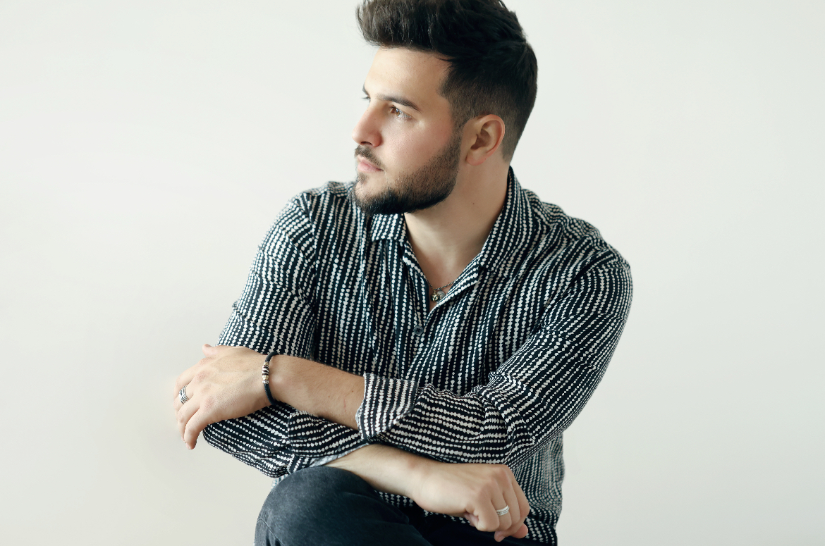 Fotografía promocional de Víctor González - "El Temporal"