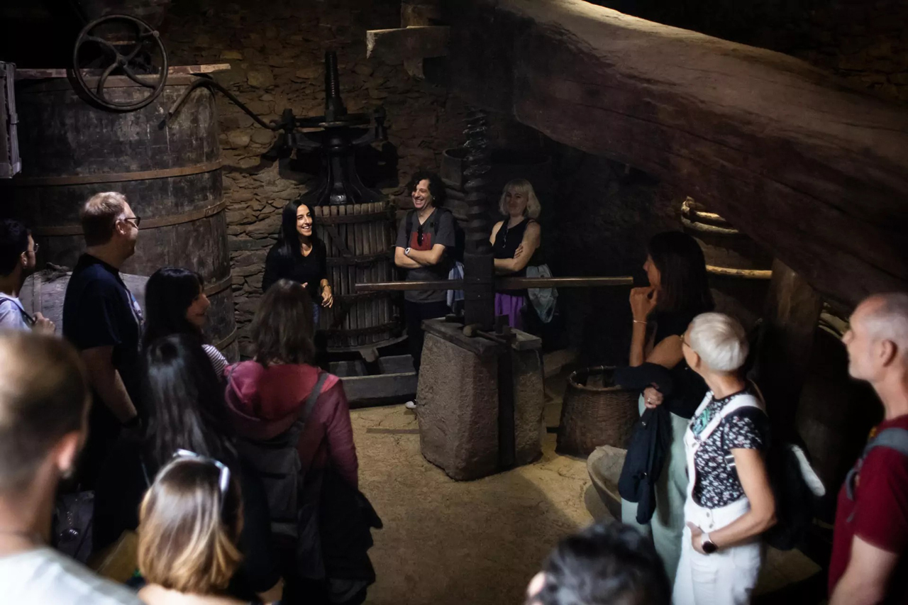 Fotografía promocional de Visita al Museo del Vino de Cangas (Barrio de Santiso)