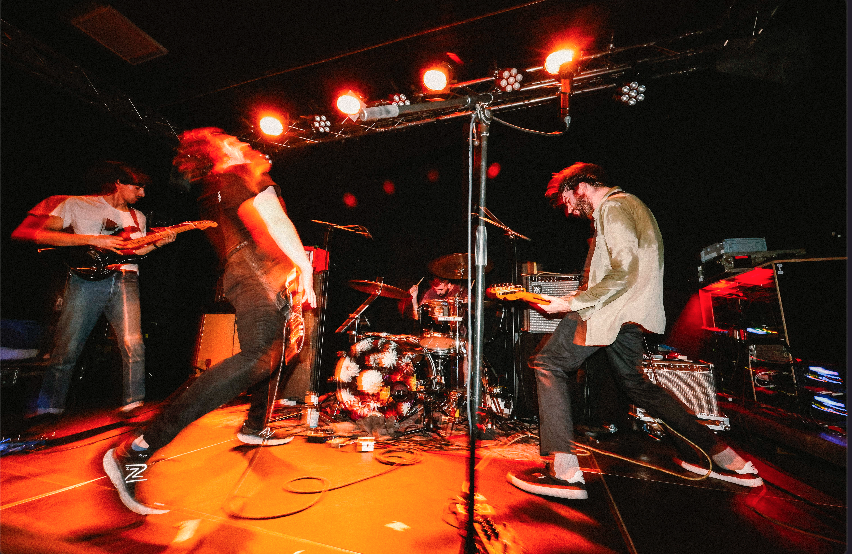 Fotografía promocional de VIVA BELGRADO en Bilbao presentando Cancionero de los Cielos