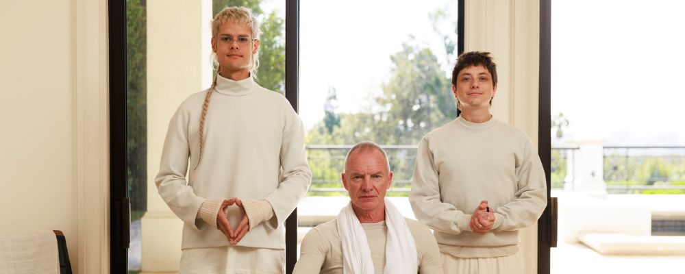 Ca7riel y Paco Amoroso con Sting