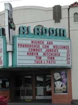 Promofoto von Concierto de Novos Baianos en Portland.