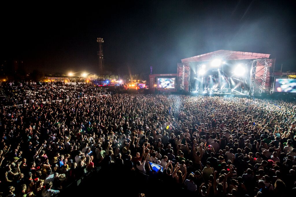 Photographie promotionnelle de Low Festival 2025.