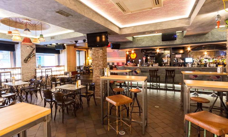 Fotografía promocional de Concierto de KAMIKAZE HELMETS en León