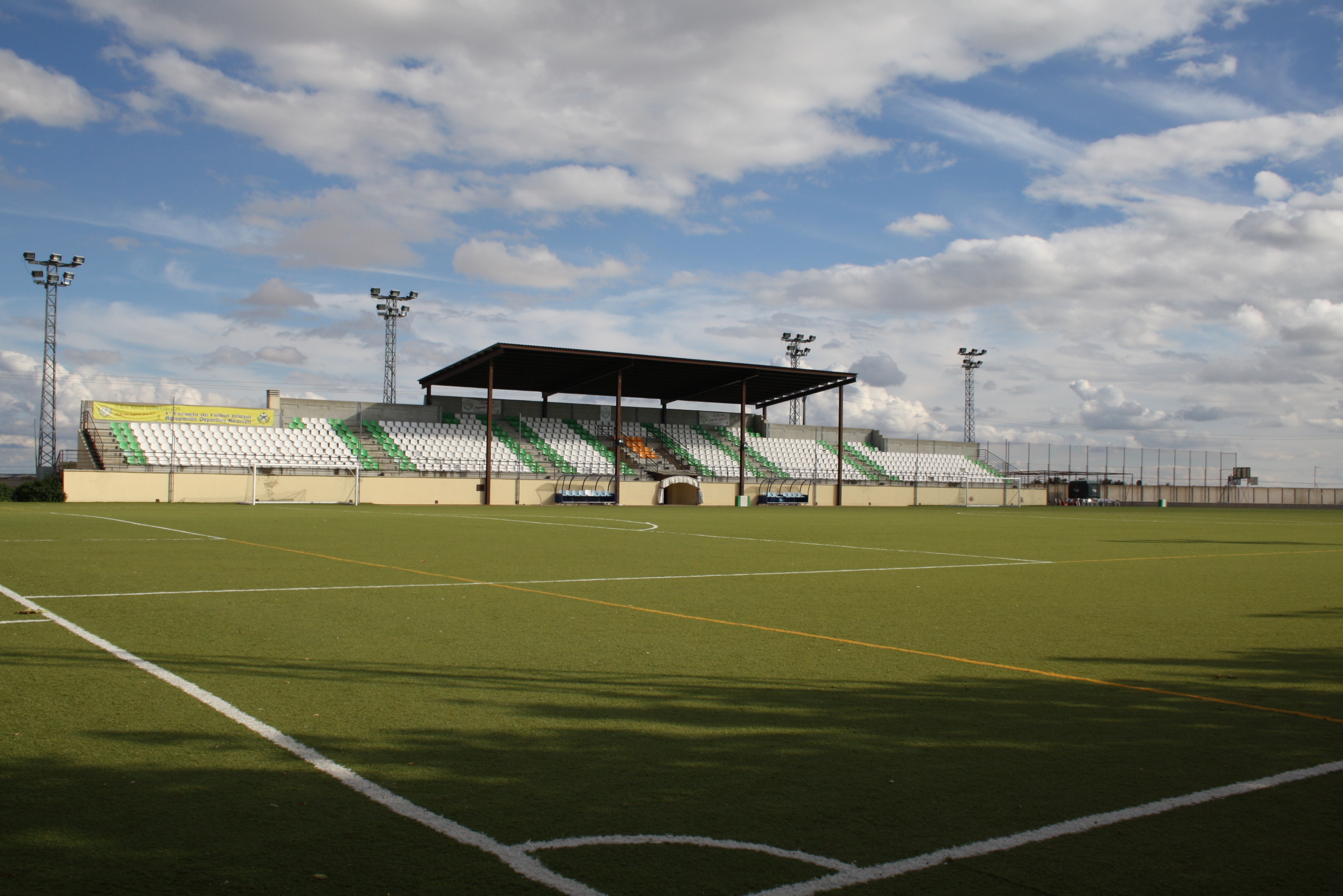 Imagen de Estadio Municipal de Fútbol Adolfo Suarez - Serranillos del Valle (Madrid)