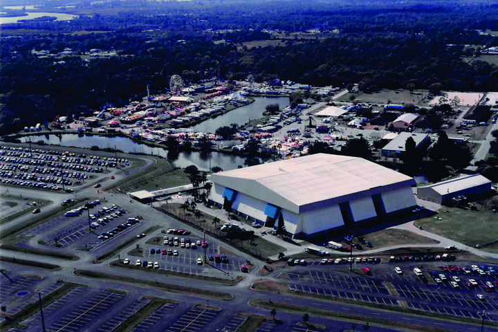 Imagen de Lee Civic Center