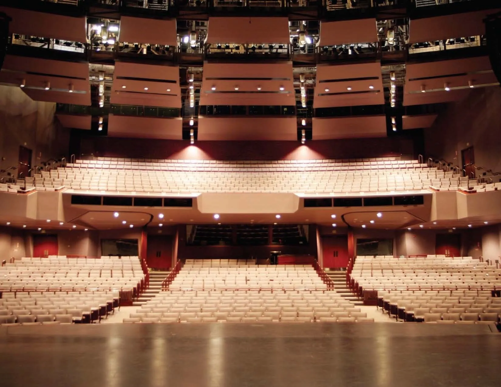 Imagen de Luckman Fine Arts Complex