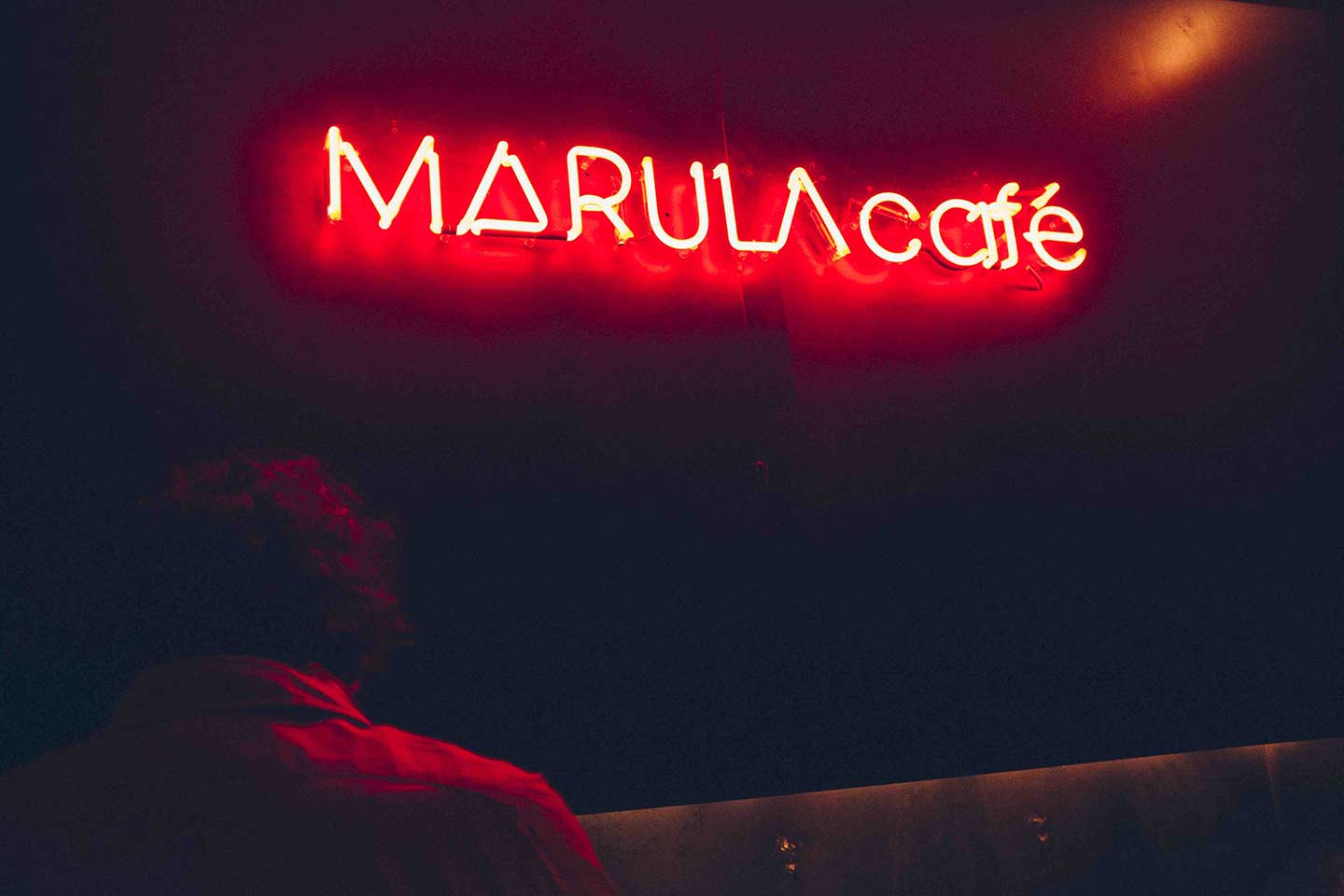 Rètol il·luminat de Marula Café a Barcelona