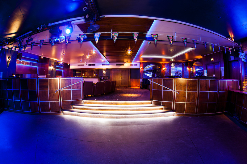 Promofoto von Concierto de Bloodred Hourglass en París.