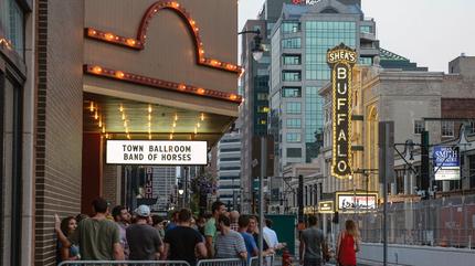Todd Rundgren + Adrian Belew + Celebrating David Bowie concert à Buffalo